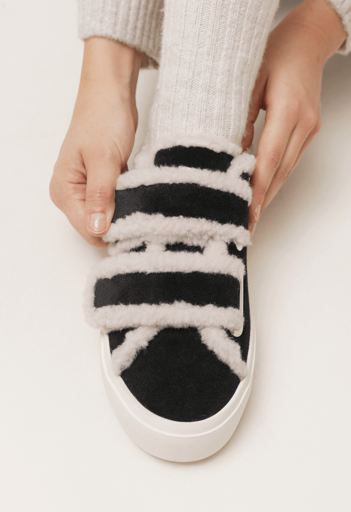 INUIKII Shearling Low Velcro damesko