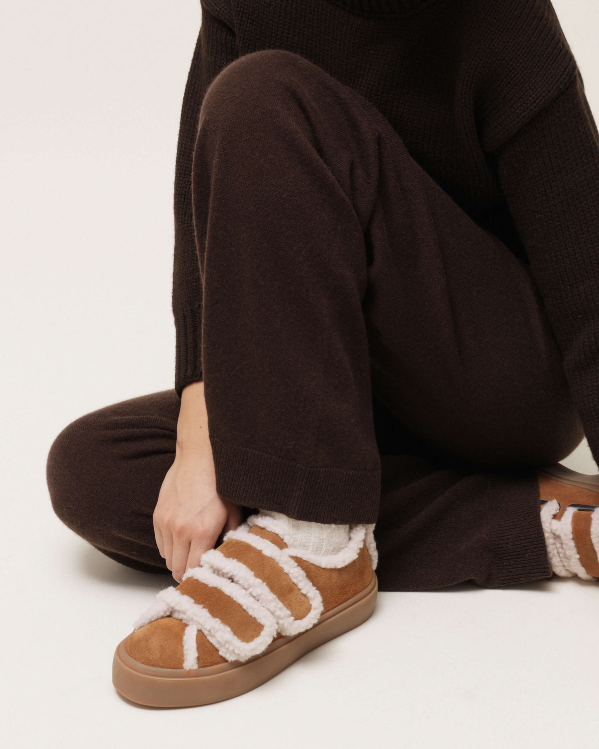 INUIKII Shearling Low Velcro damesko