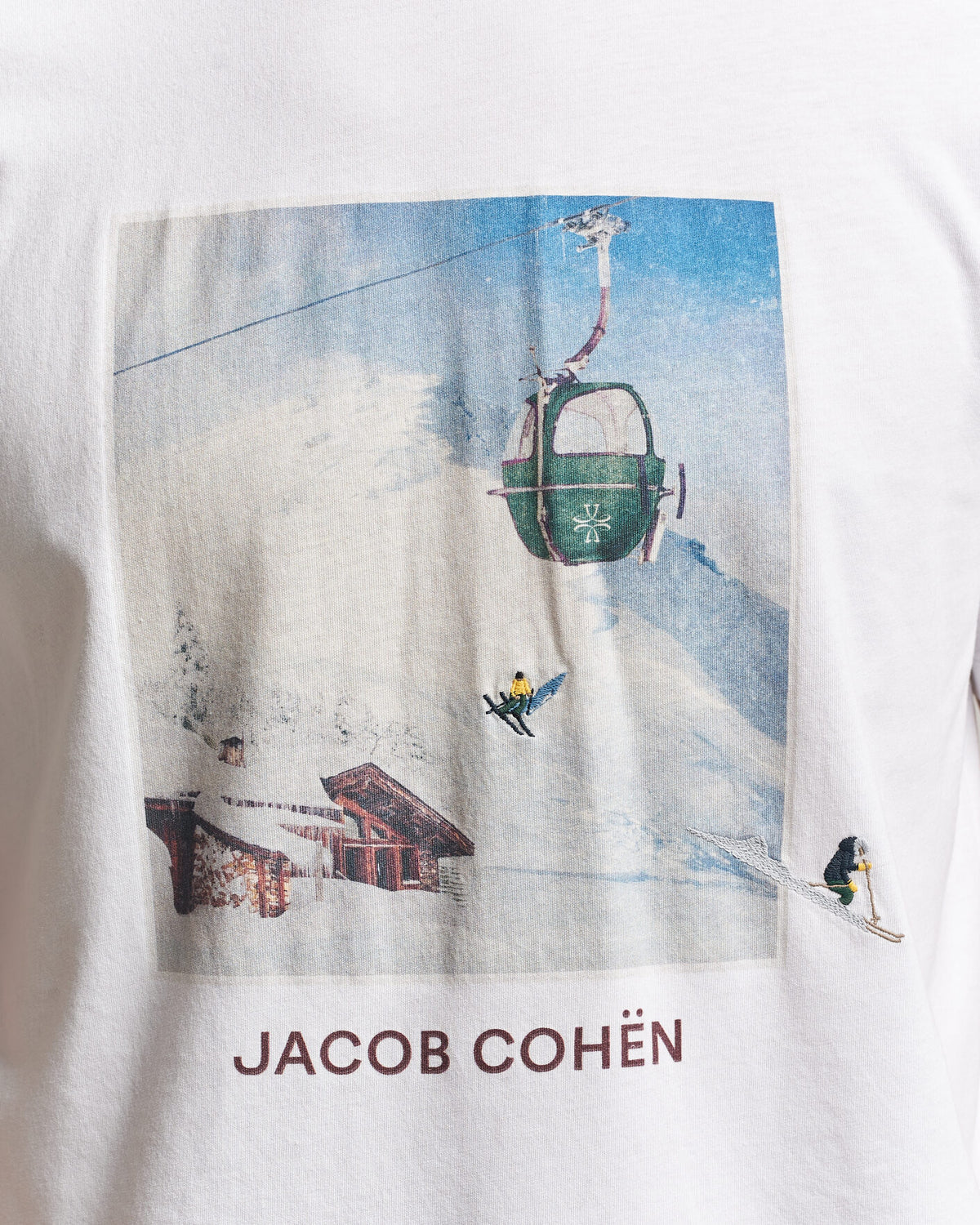 Jacob Cohën Après-Ski T-skjorte med trykk – hvit – detaljbilde 6
