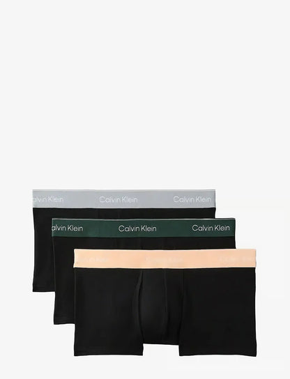 Calvin Klein LOW RISE TRUNK 3PK herreunderbukser, 3-PACK i svart W DARKEST SPRUCE WB svart W