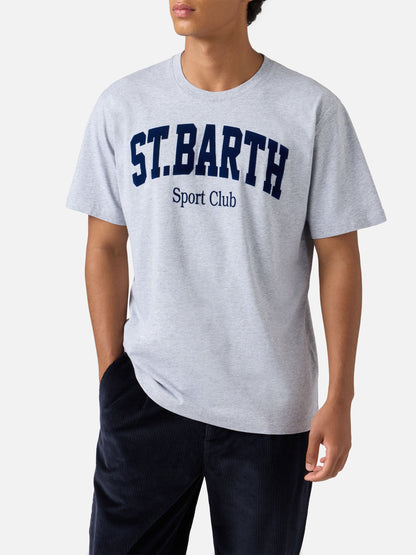Arnott bomulls-T-skjorte i blått med St. Barth Sport Club flock-trykk – offisielt produktbilde 2