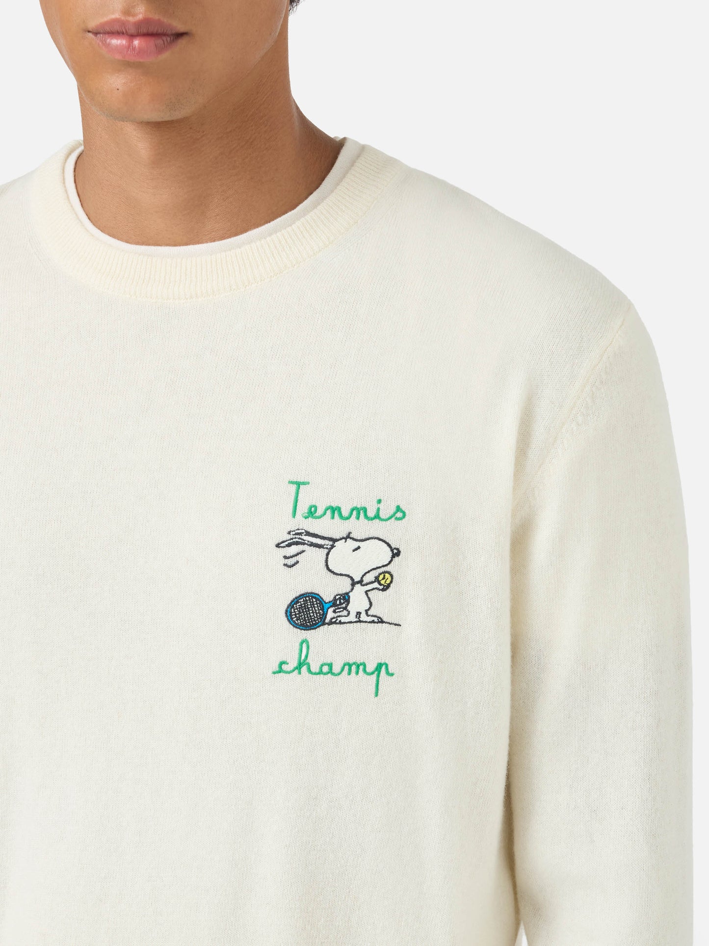 Crewneck-genser Heron med Snoopy tennis champ-broderi | SNOOPY PEANUTS SPECIAL EDITION – offisielt produktbilde 2
