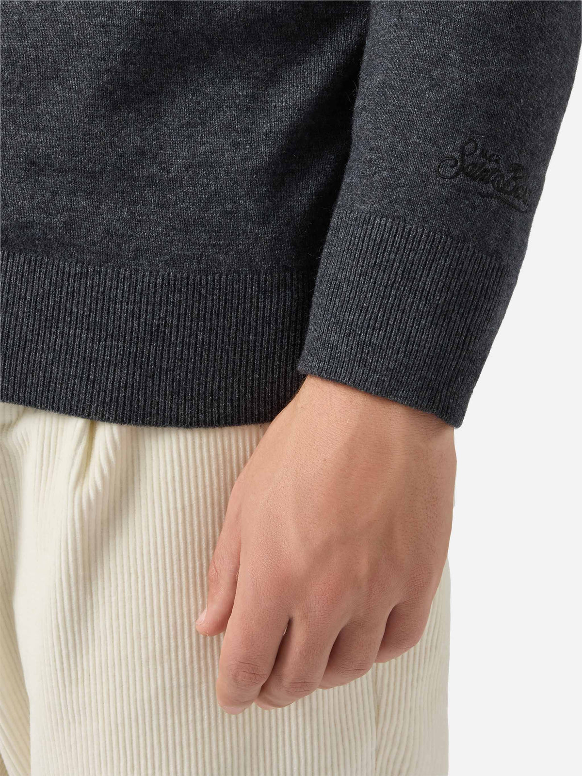 Heron Light-genser med Bartman broderi – offisielt produktbilde 3