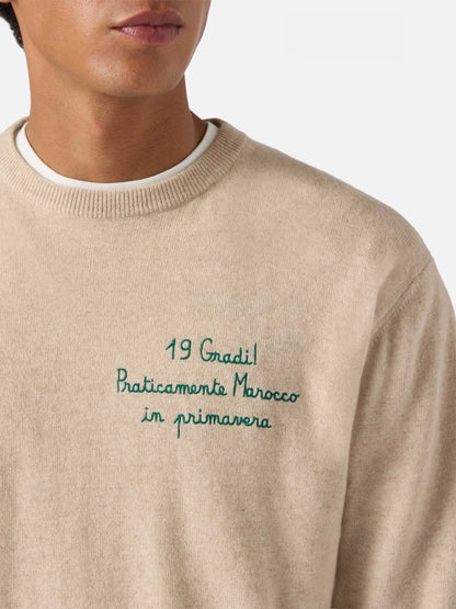 Crewneck-genser Heron Light med broderi '19 gradi. Praticamente Marocco in primavera!' | YUPPIES SPECIAL EDITION – produktbilde