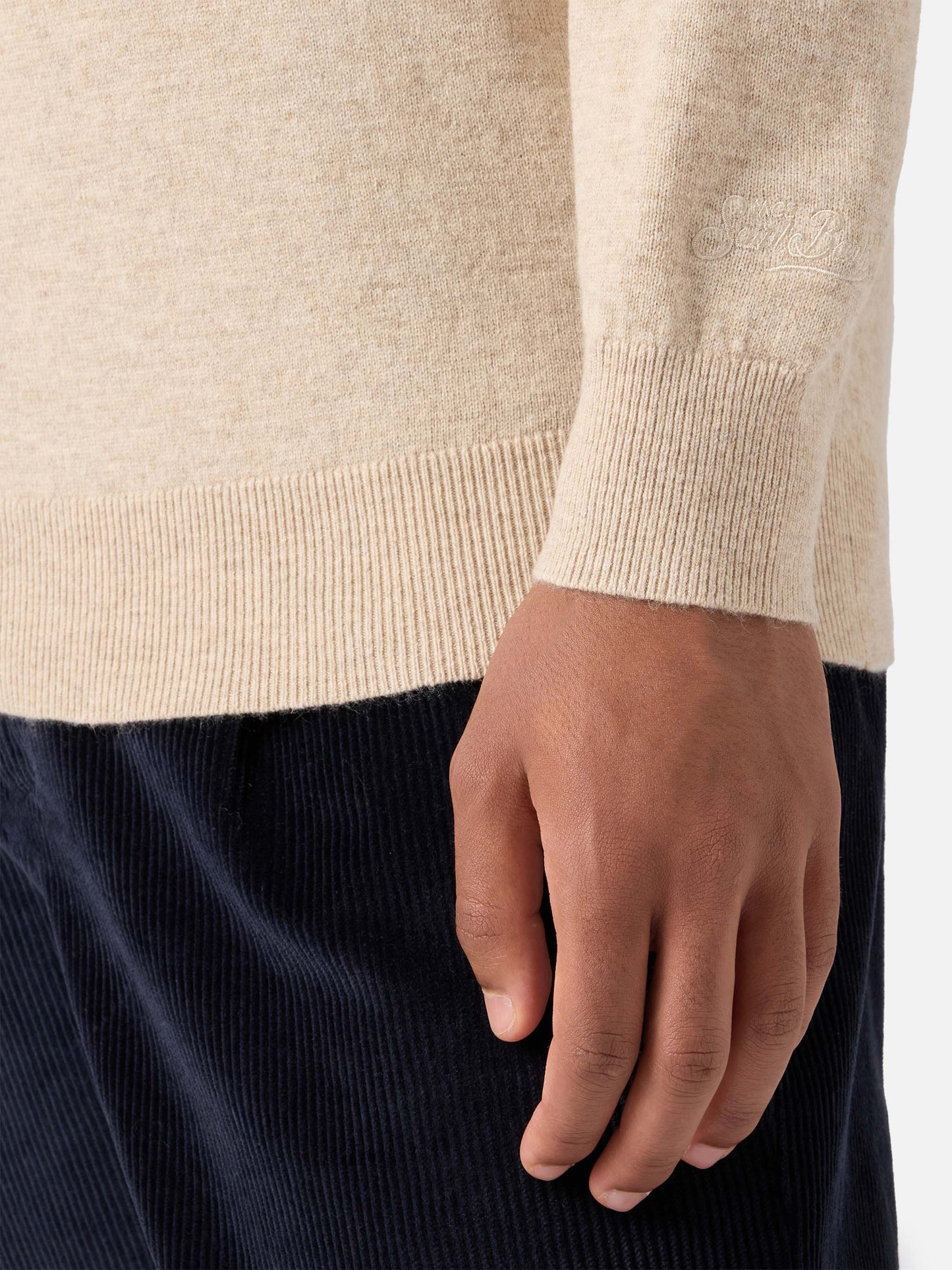 Crewneck-genser Heron Light med Sto na bomba-broderi – offisielt produktbilde 3