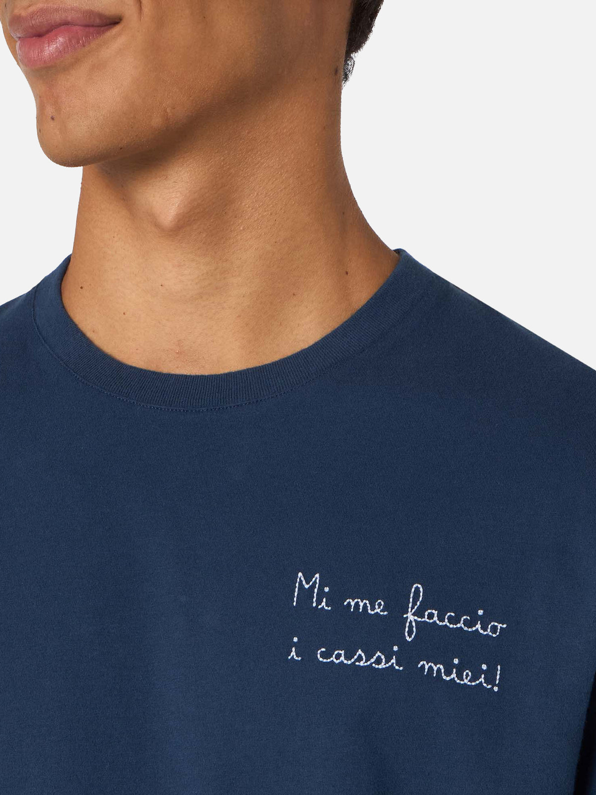 Luton t-skjorte med "Mi me faccio i cassi miei" broderi | Vacanze di Natale Special Edition – offisielt produktbilde 2
