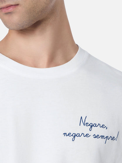 Luton t-skjorte med Negare negare sempre broderi | Special Edition – offisielt produktbilde 2